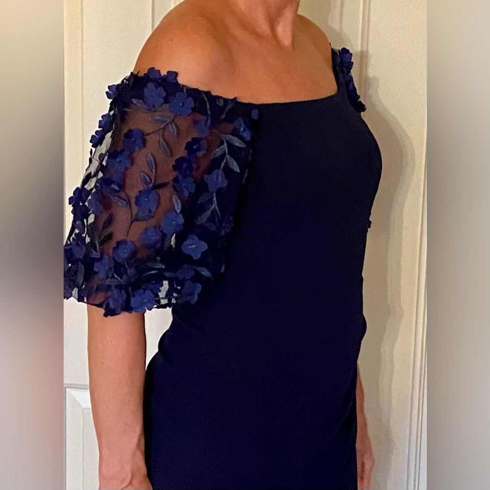 WORN ONCE Xscape floor length navy blue gown size 4 - Picture 3 of 4
